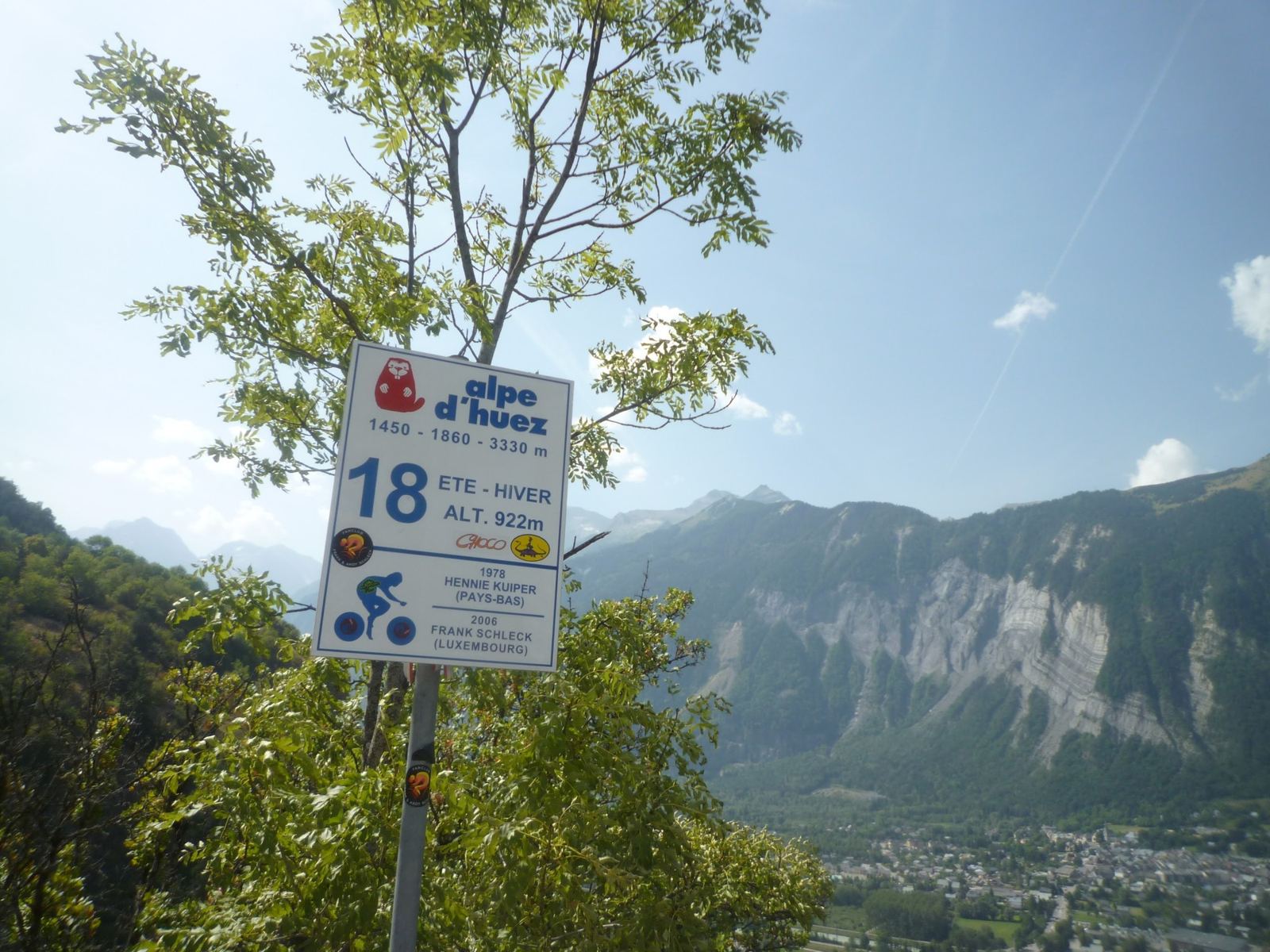 The hairpin board for bend 18 on Alpe d'Huez